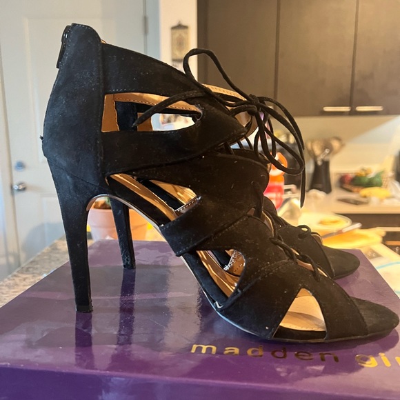 Express black heels size 9 - Picture 2 of 3